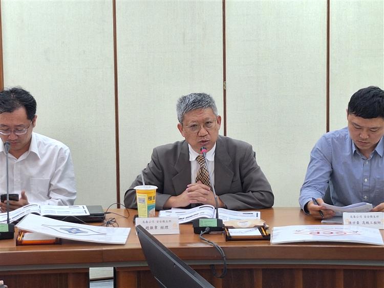 長春公司趙煥章經理說明長春公司整合管線洩漏偵測系統及智能助理進行警報分析，提升異常偵測應變效率。
