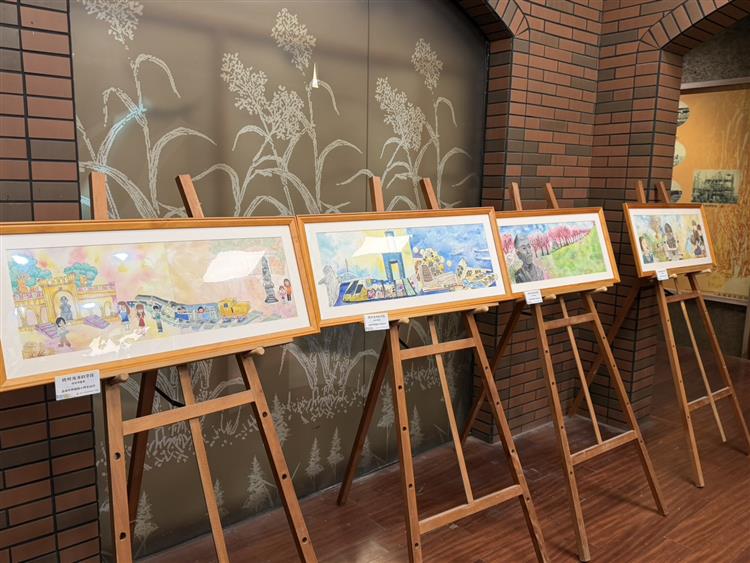 今日活動現場同步展出繪本原稿，展現師生創作歷程