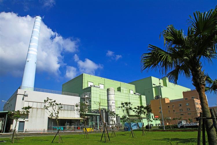 圖片為台灣電力公司核能四廠廠區辦公室，該廠位於新北市貢寮區。