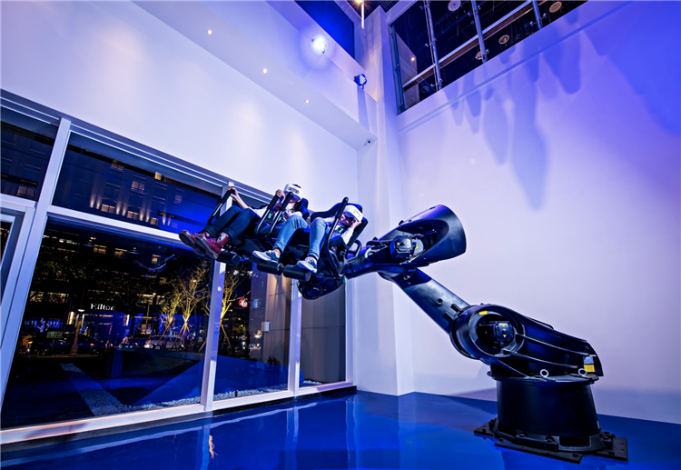 電幻1號所首創體感互動的「能源健身房」，讓民眾邊玩邊運動感受電力能源，現場還有全台首座結合VR虛擬實境的六軸機器人，堪稱全台最好玩展館！