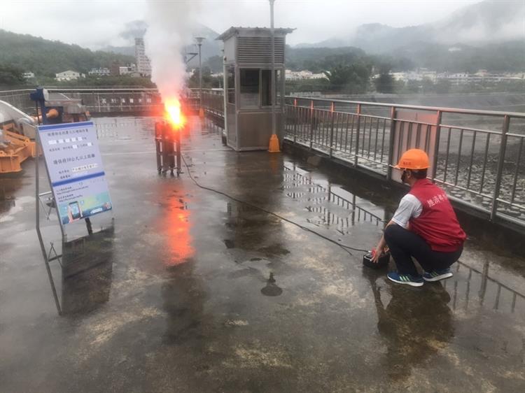 水利署今（9）日於甲仙堰進行人工增雨作業。