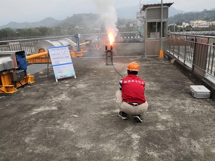 水利署把握南部午後降雨機會於甲仙堰人工增雨施作