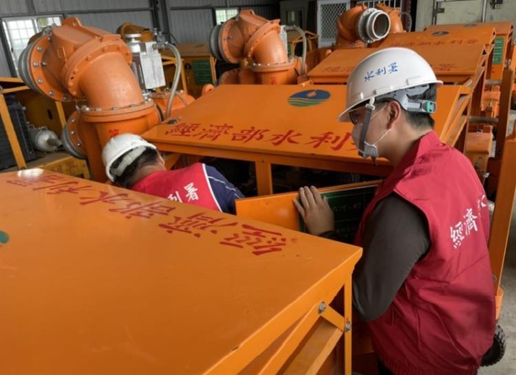 彩雲颱風來襲 水利署防汛整備已到位-六河局移動式抽水機檢查