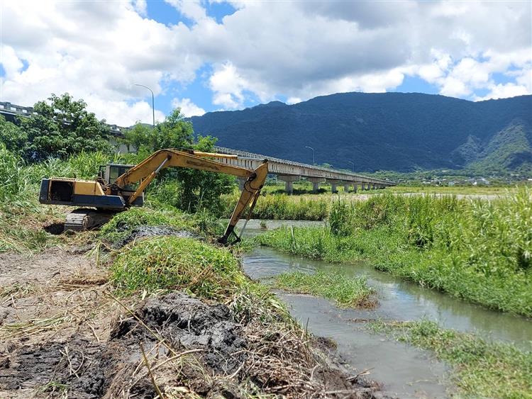 水利署加強巡檢水利建造物及防汛整備確保安全-河道瓶頸斷清疏