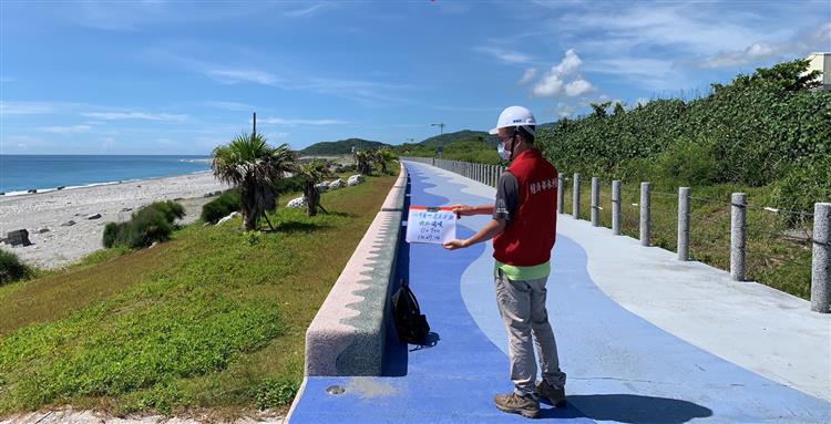 水利署加強巡檢水利建造物及防汛整備確保安全-花蓮震後海堤檢查