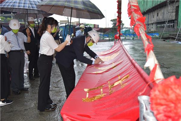 前鎮科技園區智造基地創新大樓今上樑(上樑儀式簽名紀念)