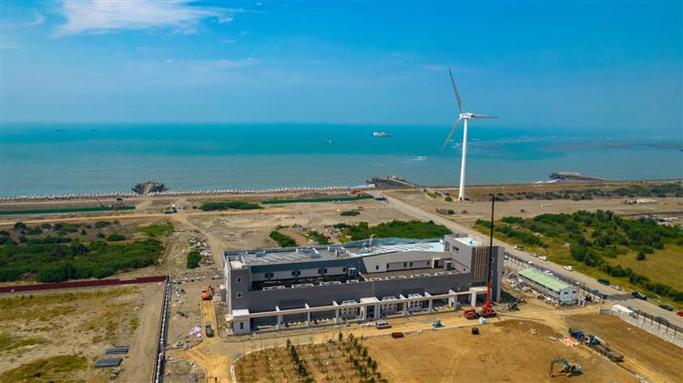 台電自2019年起投入逾20億元打造全國首座專供離岸風電併網用的基地-彰一開閉所，提早半年上線，今(21)日正式啟用。
