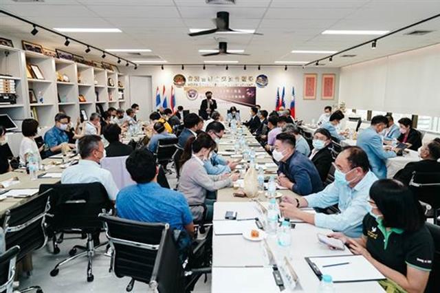 經濟部技術處推動mTARC，於泰國曼谷舉行「2022臺灣車輛國際論壇」，與臺灣商會聯合總會舉行技術交流，可望為電動車產業注入新南向活水。