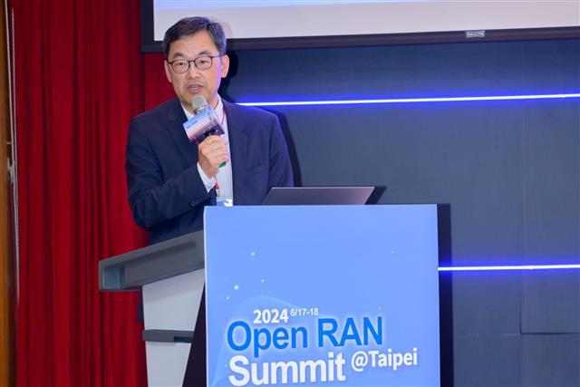 論壇第一天O-RAN聯盟主席暨德國電信資深副總裁Alex Jinsung Choi博士在主題演講中介紹了O-RAN聯盟的現狀與未來發展。
