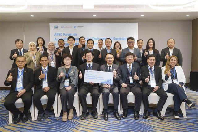 經濟部產業技術司辦理「APEC空品感測系統解決方案」國際研討會，與印尼、日本、馬來西亞、祕魯、菲律賓、新加坡、泰國、越南等八國專家學者分享與交流。