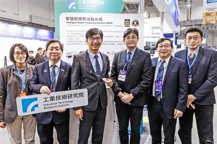 開啟彈跳視窗，連結到工研院開發出「智慧射頻熱消融系統(iRFA)」，已經技轉給仁寶電腦，完成國內多例臨床手術，今年更接連拿下愛迪生獎銅牌與全球百大科技研發獎國際肯定。(jpg檔)