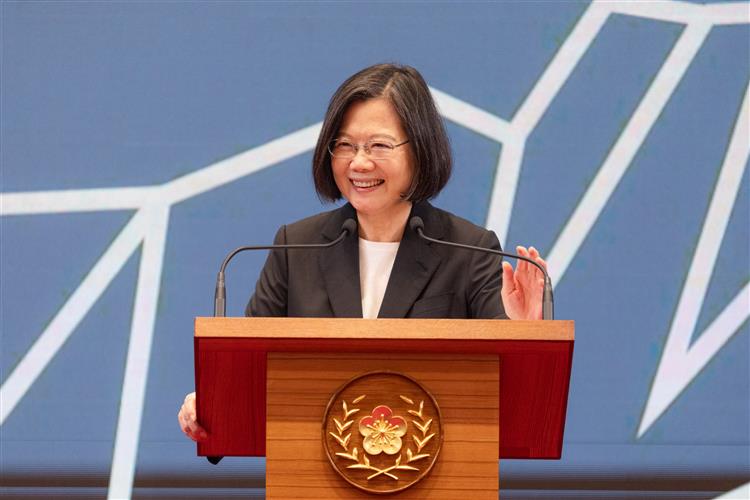 開啟彈跳視窗，連結到總統出席第六屆總統創新獎頒獎典禮，嘉勉所有得獎團體及個人的創新貢獻。(jpg檔)