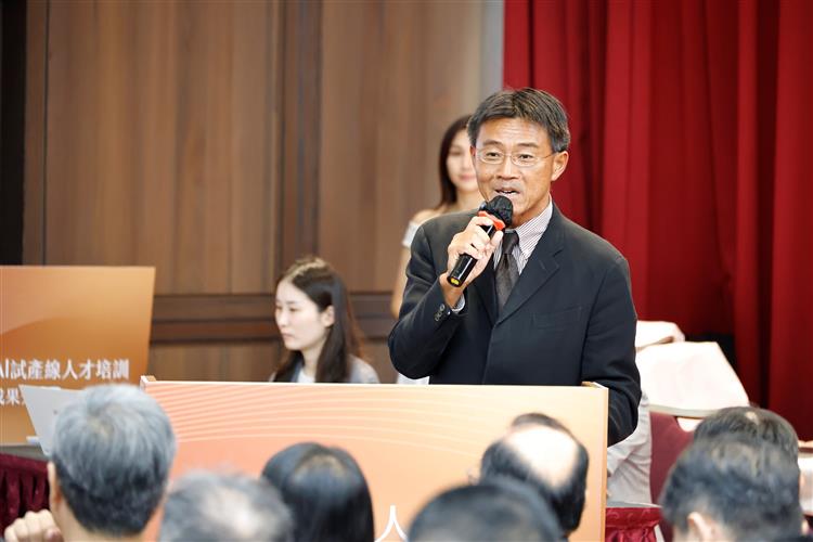 開啟彈跳視窗，連結到中小及新創企業署署長李冠志分享中企署人培課程及鼓勵企業踴躍參與。(jpg檔)
