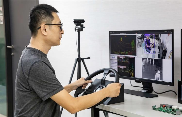 Open popup window for 'VisionSafe' achieves a pedestrian and obstacle detection accuracy rate of up to 96% in adverse weather conditions(jpg)