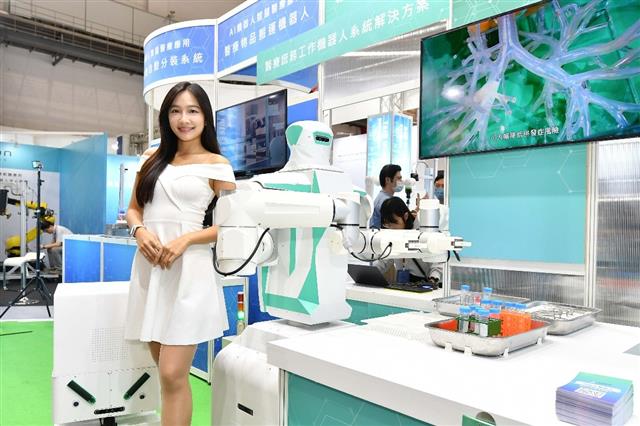 ITRI&#39;s smart logistics and instrument-handling robots ease 20% of routine tasks, reducing healthcare staff workload.