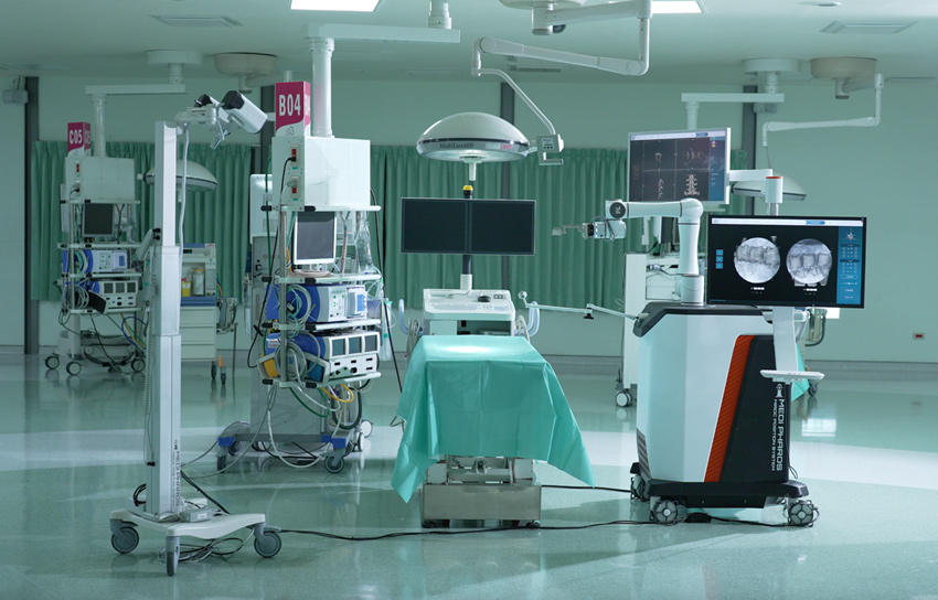 Continuous Tracking Surgical Assistance System (CTSAS)
