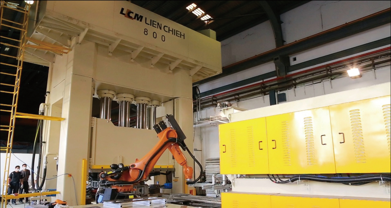 金屬中心整合上、中、下游廠商，協助我國傳統沖壓產業轉型