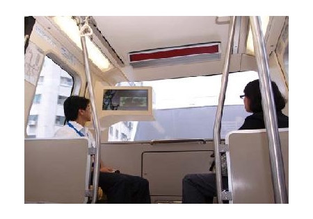 在台北捷運木柵線上，Zuii TV播放各種可隨時更新的影音內容，提供乘車者最即時的訊息。