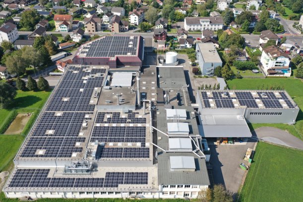 圖1 Schoeller位於瑞士Sevelen總部的屋頂安裝太陽能板
