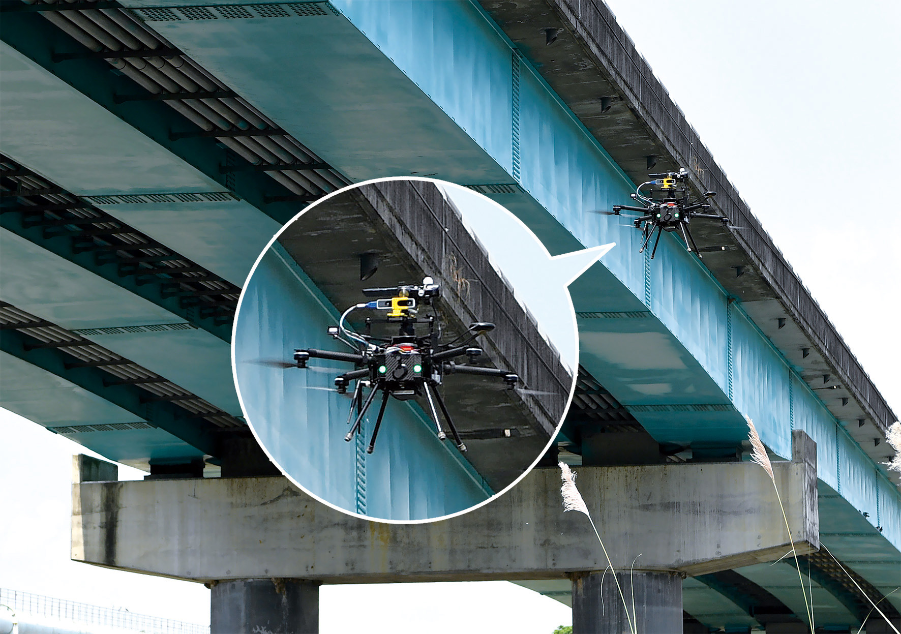 工研院研發以Hybrid Navigation混合多項感測器，輔助無人機定位飛行，在橋底無GPS環境下仍可完成檢測。