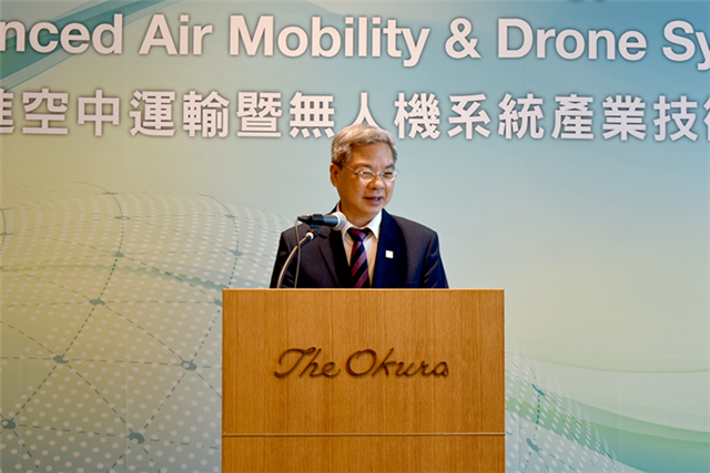 經濟部部長龔明鑫出席日本東京「臺日先進空中運輸暨無人機系統產業技術合作協定簽署儀式」，擔任見證人並致詞。