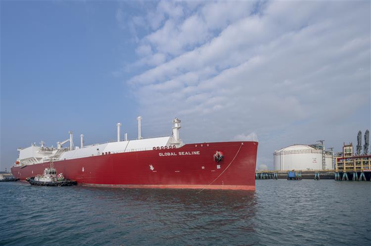 台灣中油公司台中液化天然氣廠成功靠卸18萬立方公尺級液化天然氣船