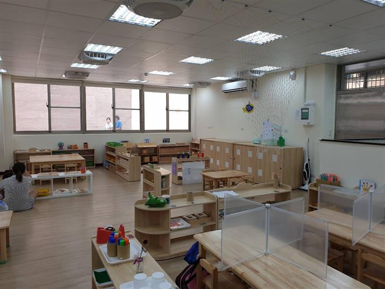 台糖教保中心重視軟硬體設備及教學環境的營造，讓小朋友自由學習、探索。
