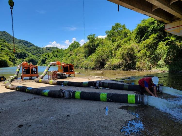 國軍淨水車及十河局抽水機 陸續馳援增加基隆水源-4