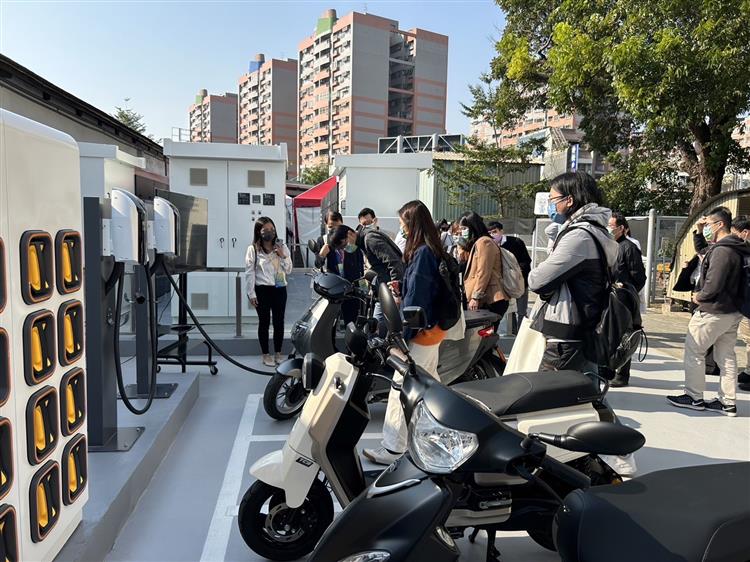 台灣中油三研究所研發成果發表會智慧型機器狗巡檢工安