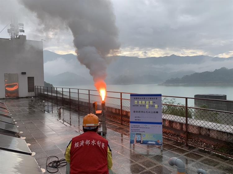 南方雲系北移降雨機會增高，水利署於曾文水庫進行人工增雨