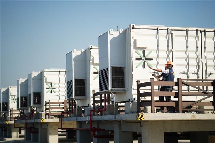 台電南鹽光結合電力及台南在地元素設計系列識別，並應用於儲能貨櫃塗裝彩繪。