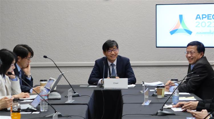 技術處邱求慧處長代表我國擔任「區域科技連結」分組會議主席，引導區域科技創新議題討論，為我國掌握亞太區科技政策的話語權及國際影響力。
