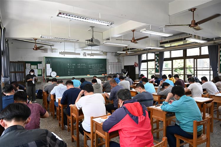台水公司111年評價職位人員甄試平均錄取率為6.83%-考生應試