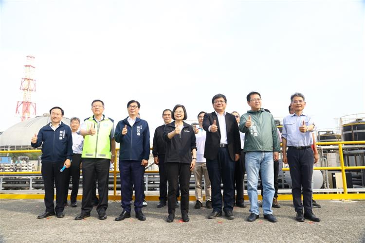 高雄興達電廠旁緊急海淡機組如期產水，穩定南部地區用水需求-3