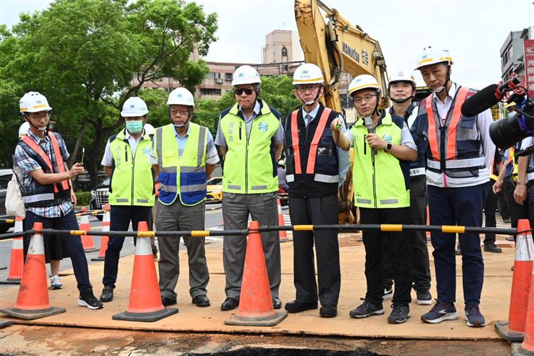 桃園三合一工程順利 台水董事長與桃園副市長王明鉅共同視察工程進度-共同視察