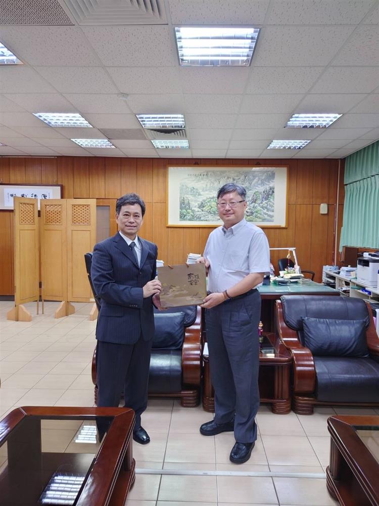 台水公司跨域合作屏東地檢署 攜手共建優質廉政平臺-台水副總王明孝帶對拜會屏東地檢署2