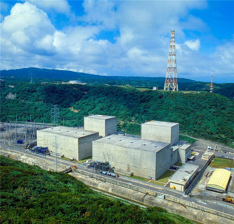 核一2019年進入除役階段，陸續拆除電廠主變壓器至開關場的連絡鐵塔、輸電線路與氣渦輪發電機組等運轉關鍵設備，實質上不具備發電條件。