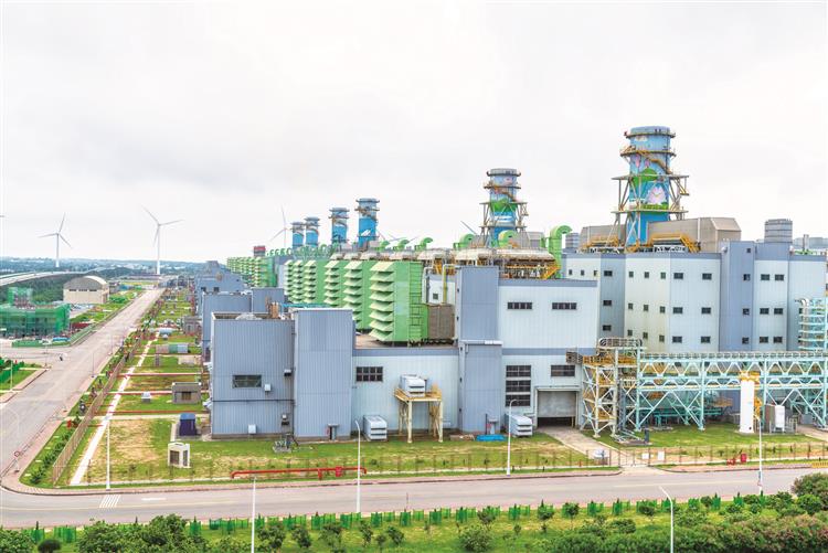 點閱數：459 台電表示，台灣中油公司台中天然氣接收站昨（21）日晚間20時20分供氣能力下降，緊急通知台電大潭電廠減少用氣。