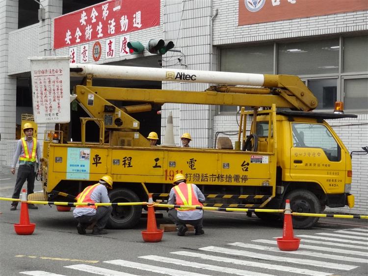 台電全力嚴防強風豪雨可能帶來的災害，並備妥搶修車輛與機具