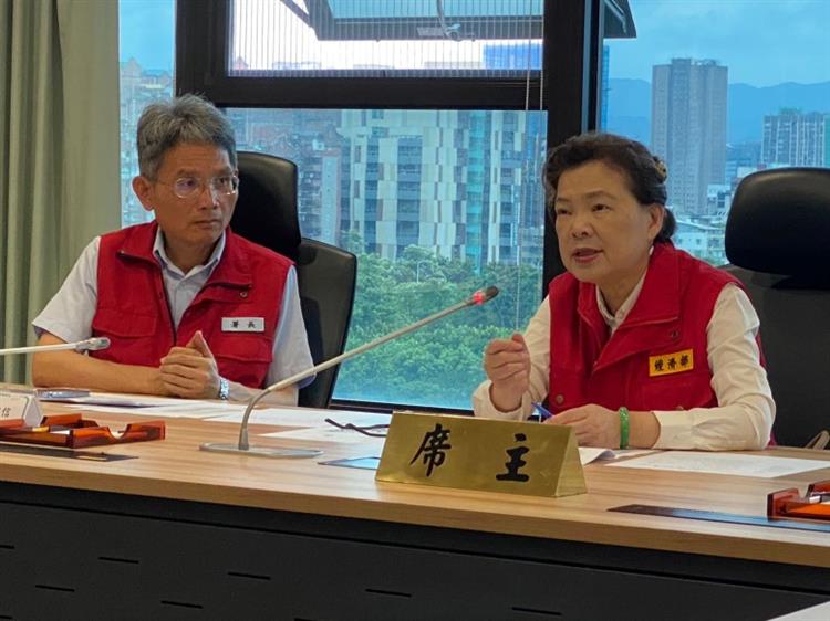 經濟部王美花部長視察卡努防颱情形 提醒水電靈活調度供應，搶修注意安全1