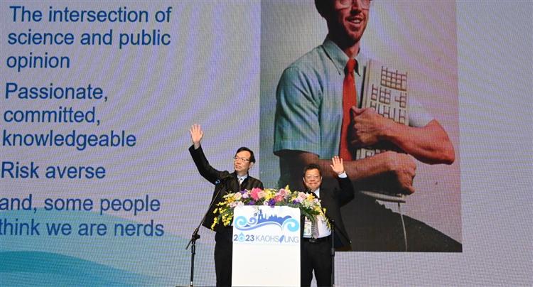 第九屆國際水協亞太區會議登場 台水發表65篇論文展現科技實力-台水董事長李嘉榮與成功大學教授林財富共同主持開幕典禮