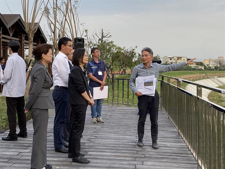 蔡總統英文蒞臨視察水利署第五河川分署辦理石牛溪整治工程—現地解說