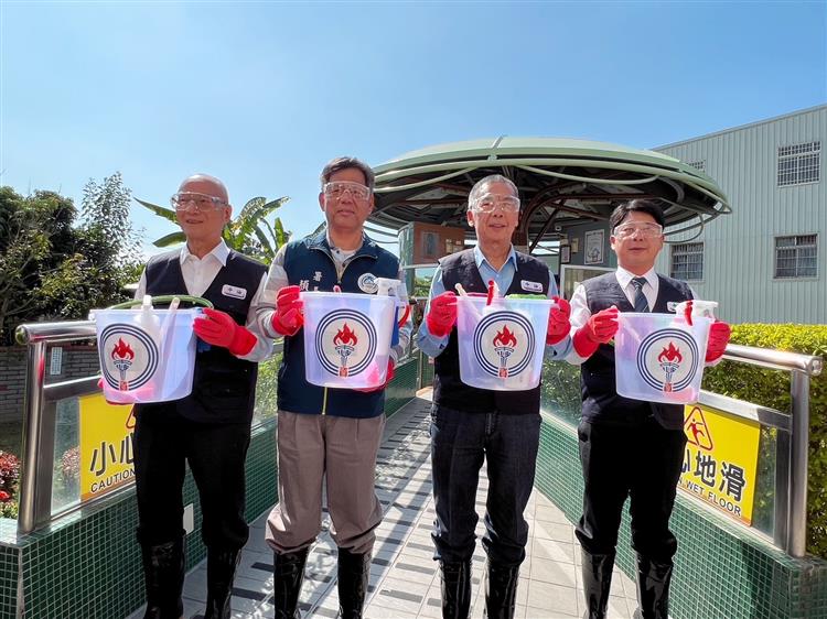 世界廁所日   台灣中油清掃總動員  歡迎大家一起「來中油 好方便」