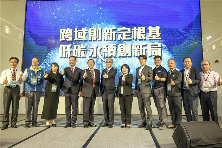 園管局推動跨域創新轉型 海外拓銷商機逾118萬美金(焦點儀式貴賓合影)