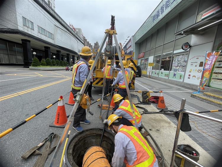 無論事故停電原因為何，台電同仁第一時間皆至現場積極查修、盡速復電。