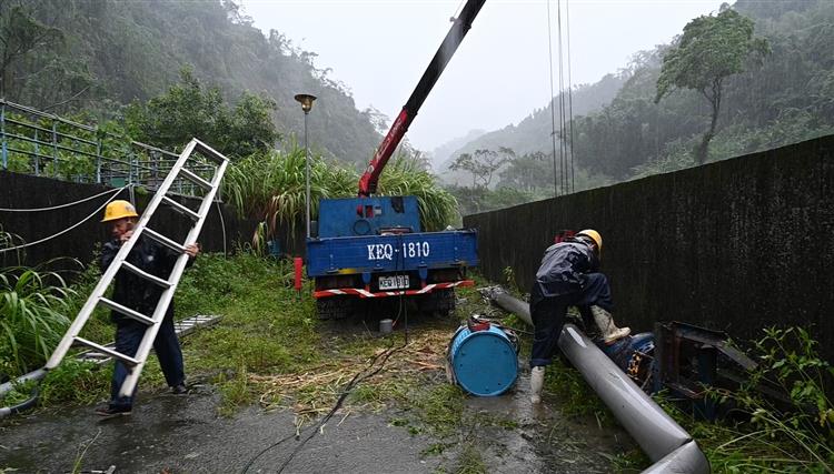 台水站在風雨最前線戮力搶修恢復供水_管線搶修