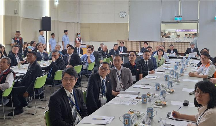 賴總統進行傾聽產業之旅，與產業代表溝通意見解決問題