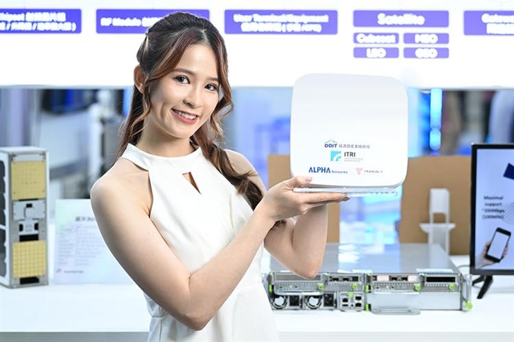 工研院在經濟部技術司支持下，研發全球領先的「B5G/6G NTN廣覆蓋基地台系統」，手機僅透過軟體更新即可連接衛星，實現海陸空無死角高速通訊。