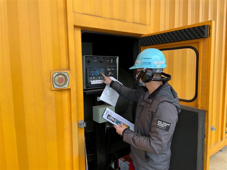 台水公司完成防汛整備，確保汛期穩定供水-發電機試運轉整備