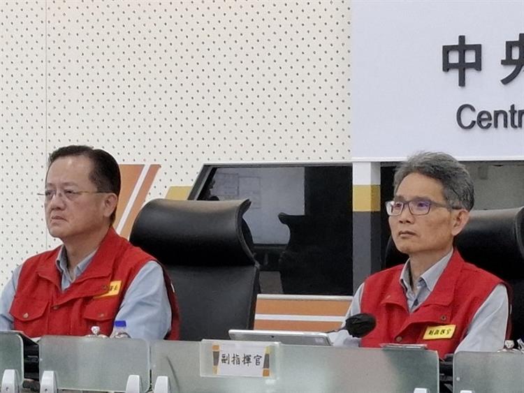 1賴次長主持主持0728豪雨中央災害應變中心第八次工作會報暨情資研判會議會議_0